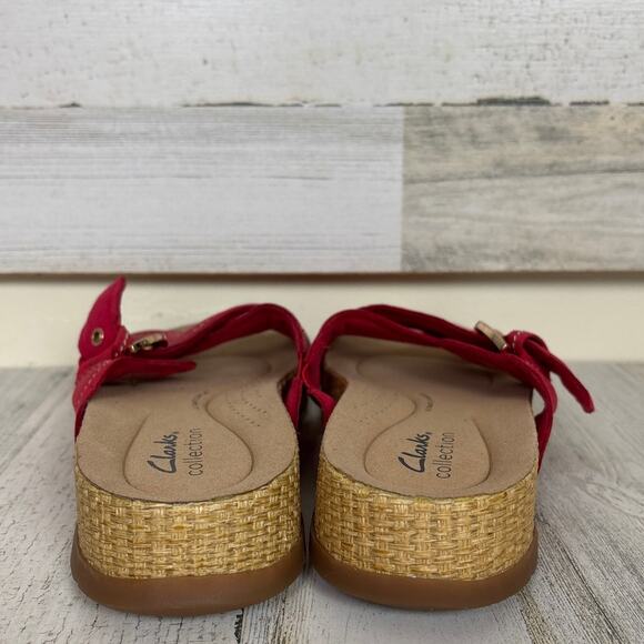 Clarks Women's 8 Reileigh May Cherry Nubuck leather sandal red slip on new - Picture 4 of 7